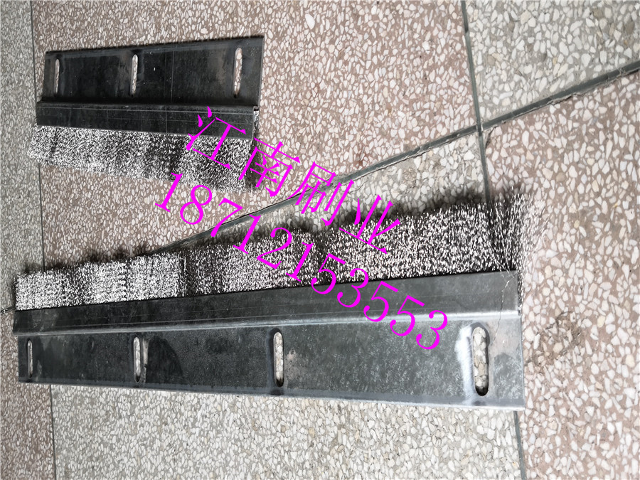 水泥廠堆雪人金屬絲刷式密封 水泥廠堆雪人柔性鋼刷密封-江南刷業(yè)